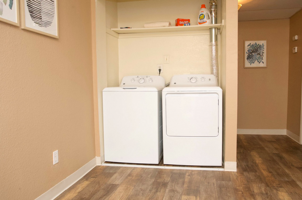 In Unit washer+dryer